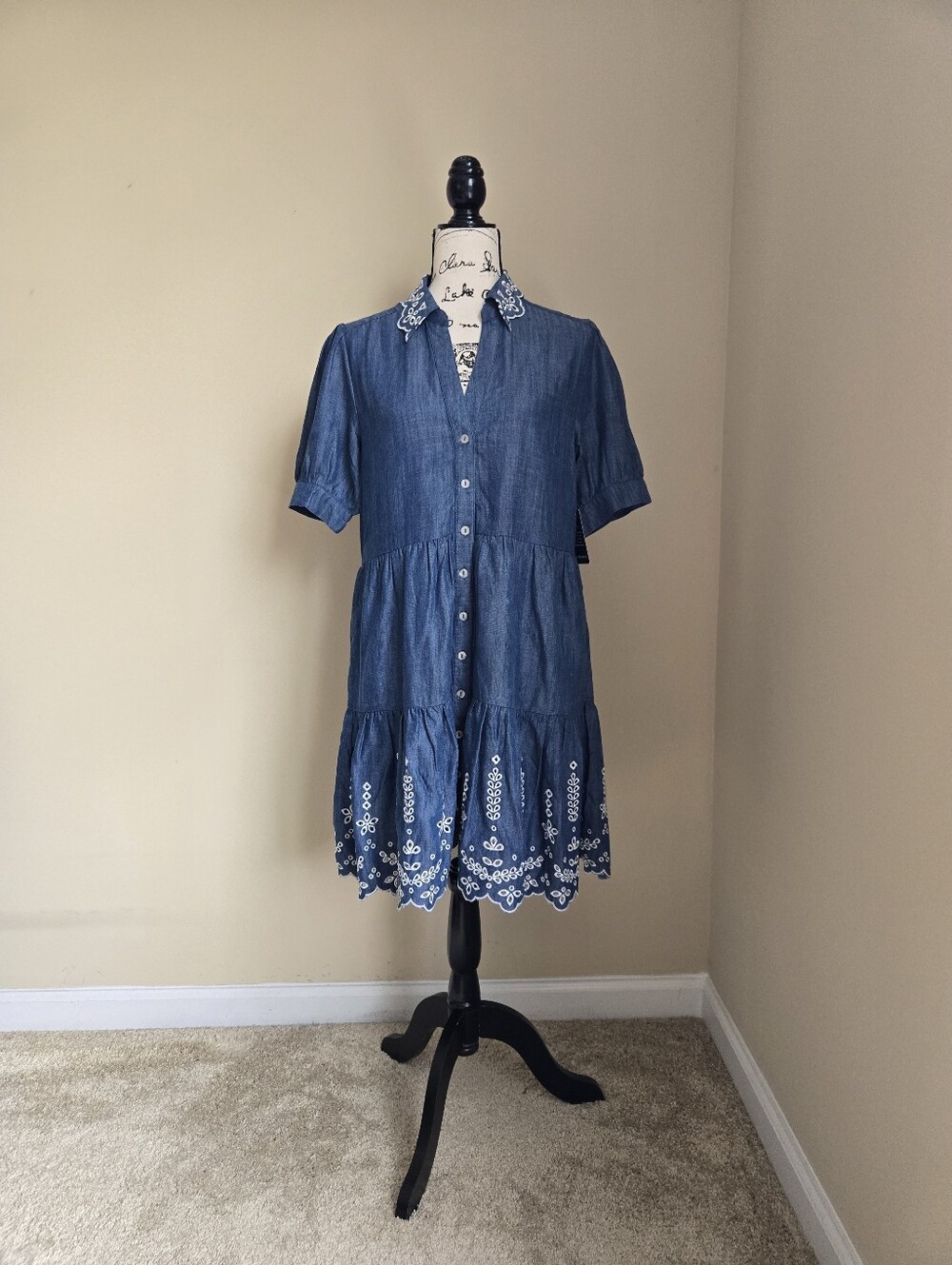Boston Proper NWOT Puff Sleeve Tiered Eyelet Shirt Dress Womens M Blue Chambray